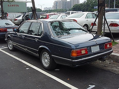 车友街拍---bmw e23 728i