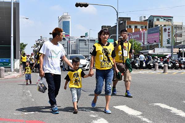 丁酉年屏東南州陳公館保安廣澤尊王往台南南勢街西羅殿謁祖進香三年圓科暨恭請鎮殿保安廣澤尊王回鑾遶境