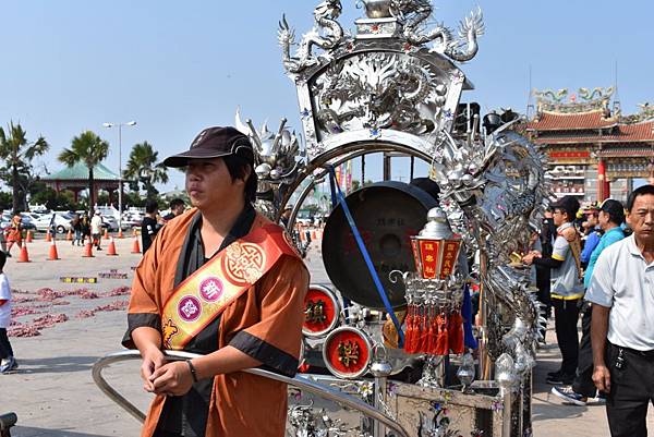 丁酉年嘉邑民雄振龍堂吳府千歲往麻豆代天府 南鯤鯓代天府謁祖進香