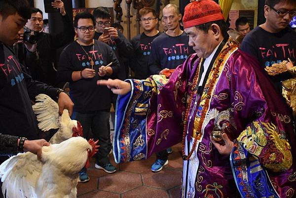 丁酉年台南信仰轎班會 玄天上帝 中壇元帥 福德正神 康趙元帥 往台南鷲嶺北極殿大上帝廟開光啟靈