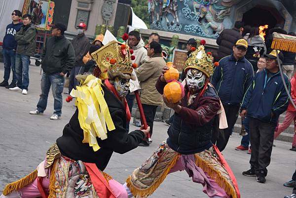 丁酉年高雄蚵仔寮延陵吳公館萬教帝君往台西崙豐萬安宮謁祖溯源三載圓香