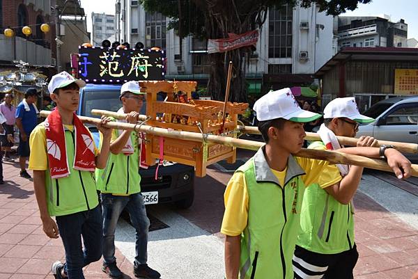 戊戌年台南關廟代天府 范府千歲 往台南開基玉皇宮觐朝進香