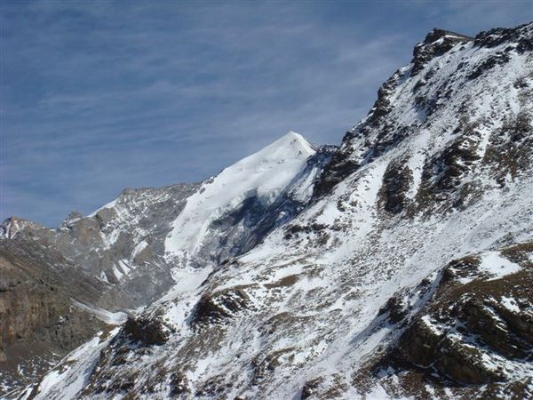 中間那個~終年積雪不化~