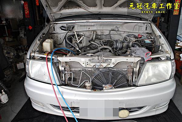 2003 TOYOTA SURF 1.8::冷氣不冷 / 啟 2003 TOYOTA SURF 1.8::冷氣不冷 / 啟