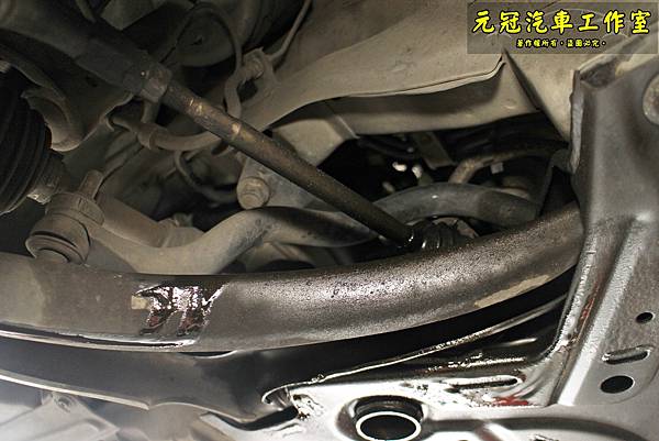 2011三菱 GOLT PLUS:方向機漏油處理 2011三菱 GOLT PLUS:方向機漏油處理