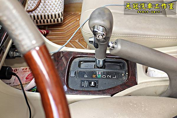 2000 TOYOTA PREMIO 2.0:車子無法排檔處 2000 TOYOTA PREMIO 2.0:車子無法排檔處