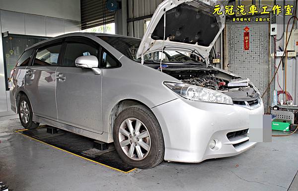 2010 TOYOTA NEW WISH:定保、汽門蓋墊片漏 2010 TOYOTA NEW WISH:定保、汽門蓋墊片漏
