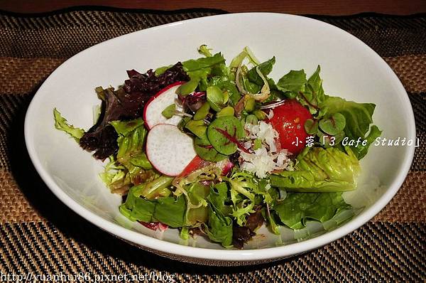 『3 Cafe Studio』異國料理西班牙海鮮烤飯、辣番茄雞肉義大利麵 ~-義式