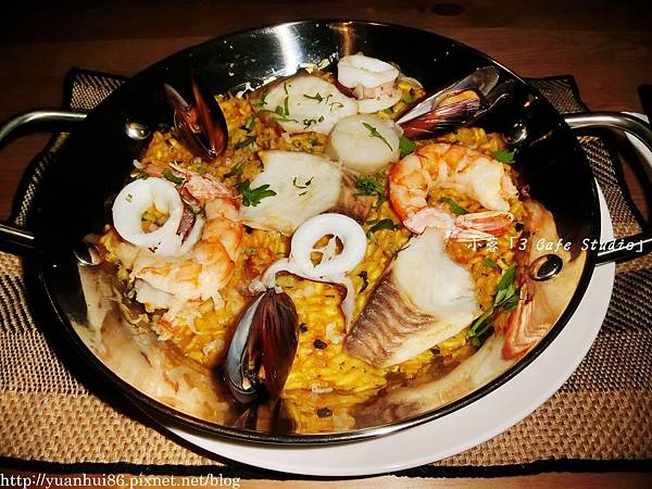 『3 Cafe Studio』異國料理西班牙海鮮烤飯、辣番茄雞肉義大利麵 ~-義式