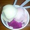 黃白：香蕉冰、粉：紅心芭樂冰、紫：仙人掌冰   讚!!!好吃