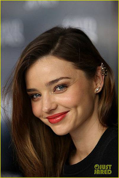 miranda-kerr-earcuff-at-david...