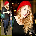 taylor-swift-red-beanie.jpg