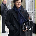 benedict-cumberbatch-sherlock-set-with-martin-freeman-06