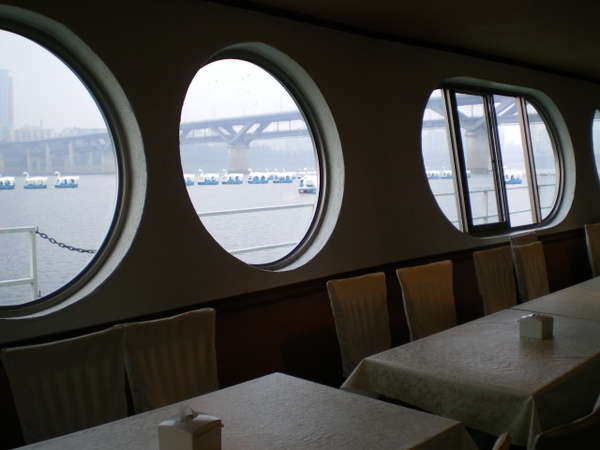 餐廳船內