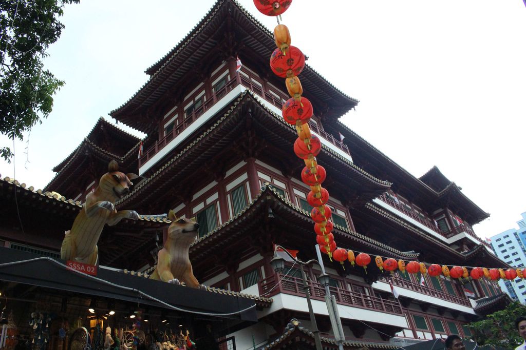 Buddha Tooth Relic Temple_3.JPG