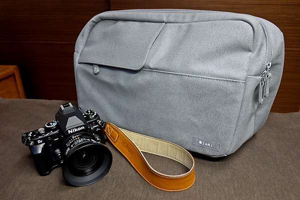 亂開箱] incase Ari Marcopoulos Camera Bag @ 阿宅亂拍照… :: 痞客邦::