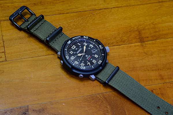 亂開箱] SEIKO PROSPEX FIELDMASTER LOWERCASE SOLAR (WOTANCRAFT 沃坦錶帶) @ 阿宅亂拍照…  :: 痞客邦::