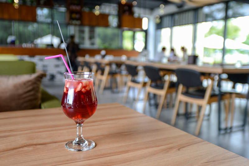 亂吃美食 宜蘭冬山日光私廚cafe Loherb 排餐輕食咖啡 日光綠築 阿宅亂拍照 痞客邦