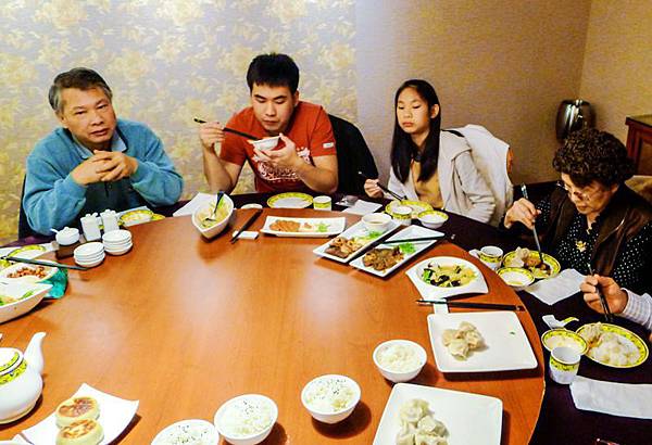 P1530094 聚餐_副本 P1530094 聚餐_副本