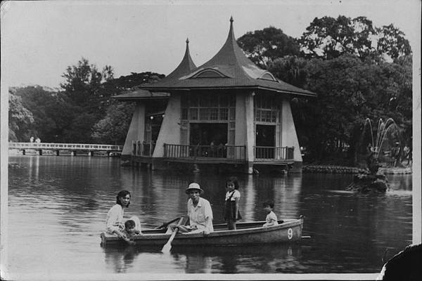 47.6 台中公園划船