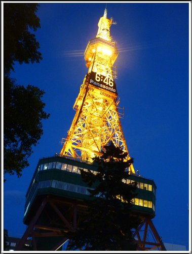 2011北海道之旅~大通公園。電視塔。狸小路01