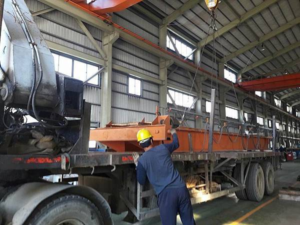 天車1.jpg 天車1.jpg