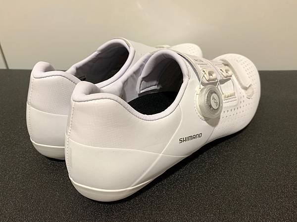 【公路車裝備】開箱 Shimano - SH-RC500 公