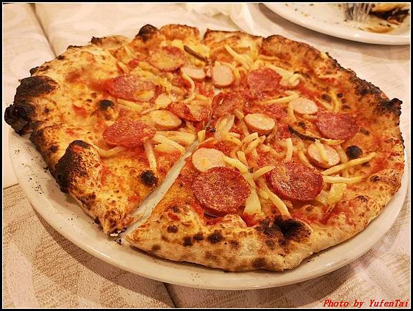 義大利day2-7 百年教堂餐廳義式披薩風味餐000052.jpg
