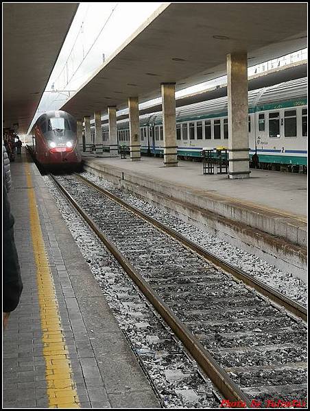 義大利day6-5 法拉利高速列車拿坡里000008.jpg