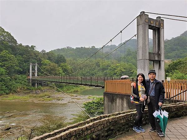 《新北市平溪》沒完成的孝子山步道、十分瀑布 微雨天漫步遊