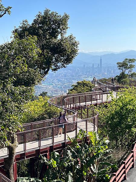 《台北市》碧湖步道、碧山露營場/天空步道~輕鬆遊