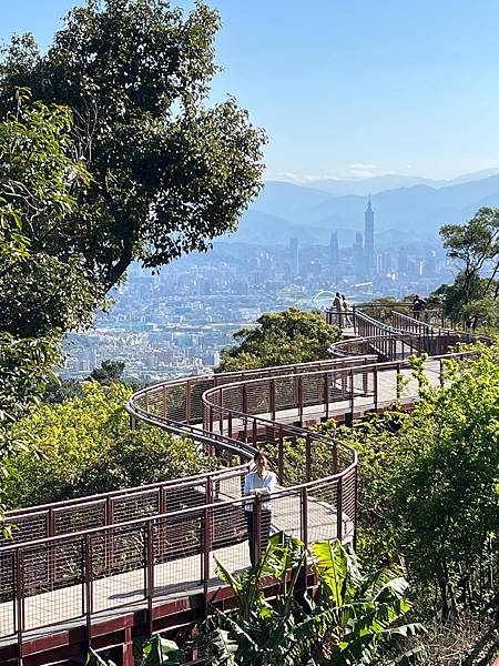 《台北市》碧湖步道、碧山露營場/天空步道~輕鬆遊