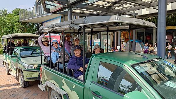 《馬來西亞》三輪車遊古城、粉紅清真寺、大紅花VILLA渡假村