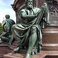 bronze-statue-439709_640