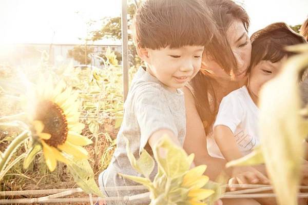 525570_550377301645478_687000555_n