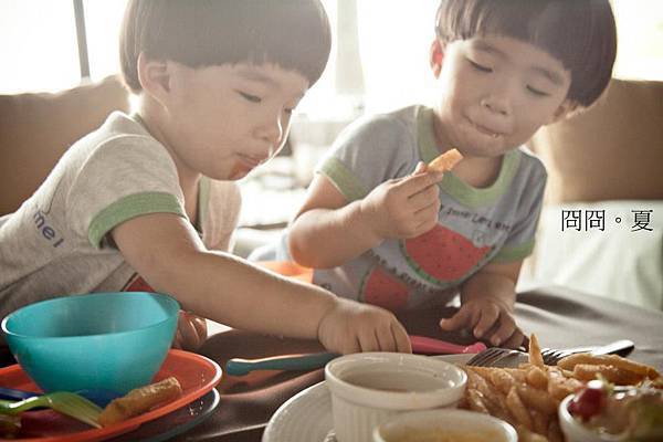 556534_522183307798211_220350162_n