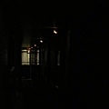 不要看我黑黑的, 我是穿梭德瑞火車上一間間睡舖門口的溫暖燈火
