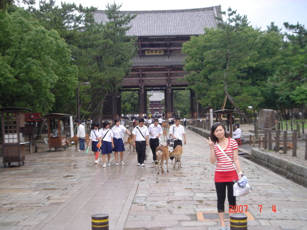 東大寺前