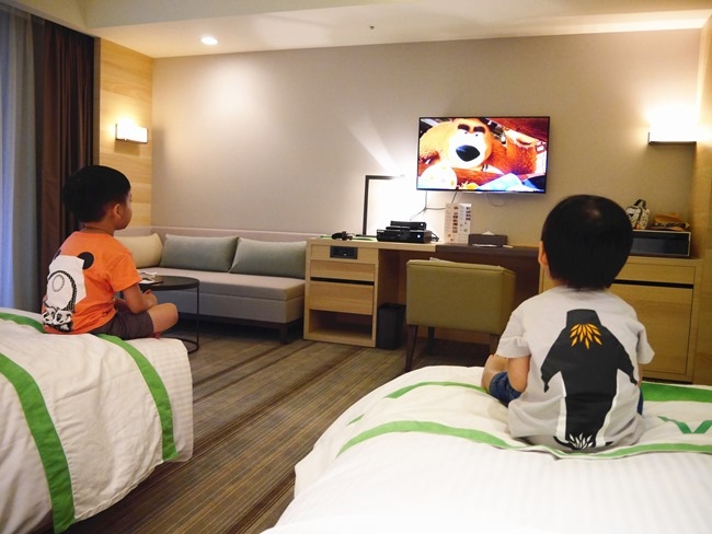 HOTEL COZZI和逸台南西門店 親子飯店。XBOX ONE主題房鮮體驗