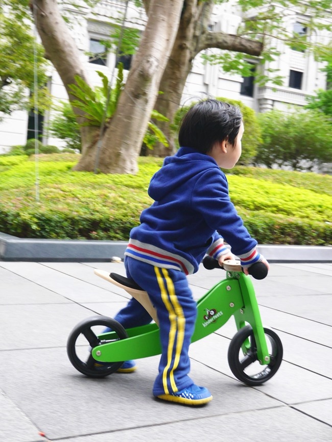 逗寶-美國Kinderfeets木製平衡滑步車-高CP值三輪變兩輪。平衡感有助於孩子肢體發展的第一步