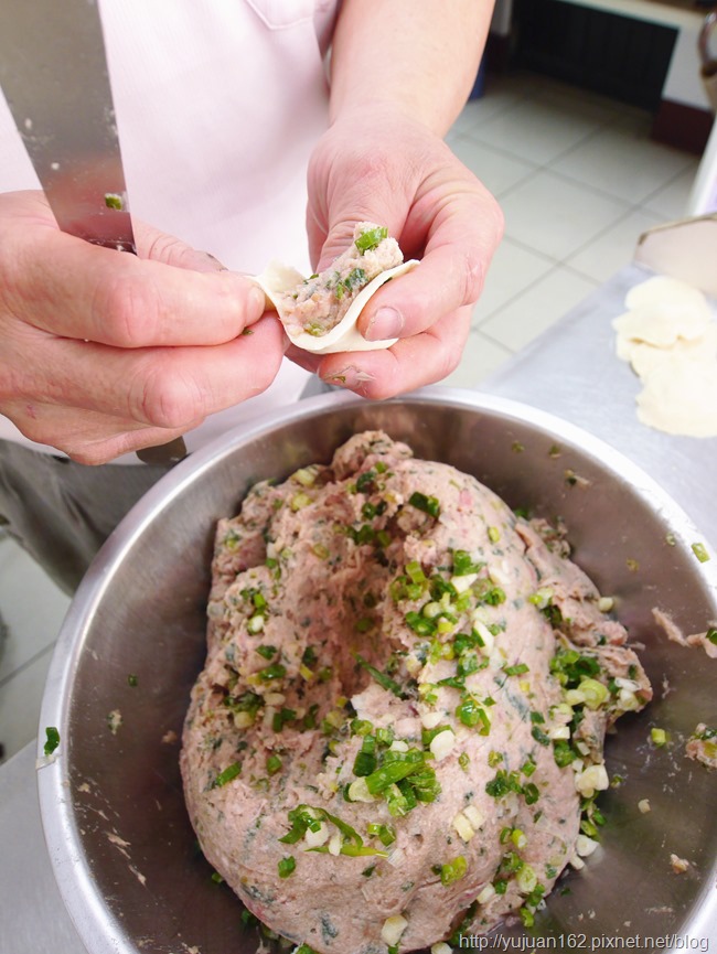 │食。台北三重│富華街巷口銅板美食。「三重太豪小籠包」早晨小確幸