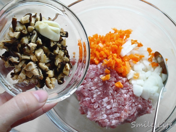 ▌副食品▌10M以上小港仔寶寶「珍珠肉丸子」食譜 ▌副食品▌10M以上小港仔寶寶「珍珠肉丸子」食譜