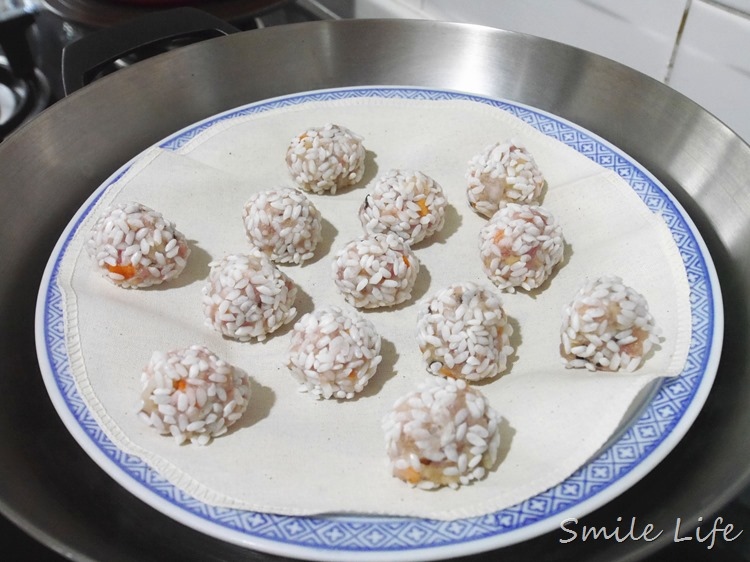 ▌副食品▌10M以上小港仔寶寶「珍珠肉丸子」食譜 ▌副食品▌10M以上小港仔寶寶「珍珠肉丸子」食譜