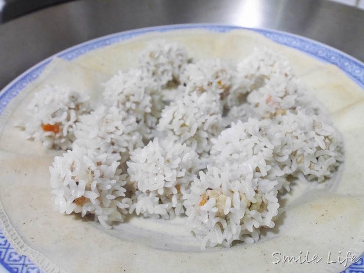 ▌副食品▌10M以上小港仔寶寶「珍珠肉丸子」食譜 ▌副食品▌10M以上小港仔寶寶「珍珠肉丸子」食譜