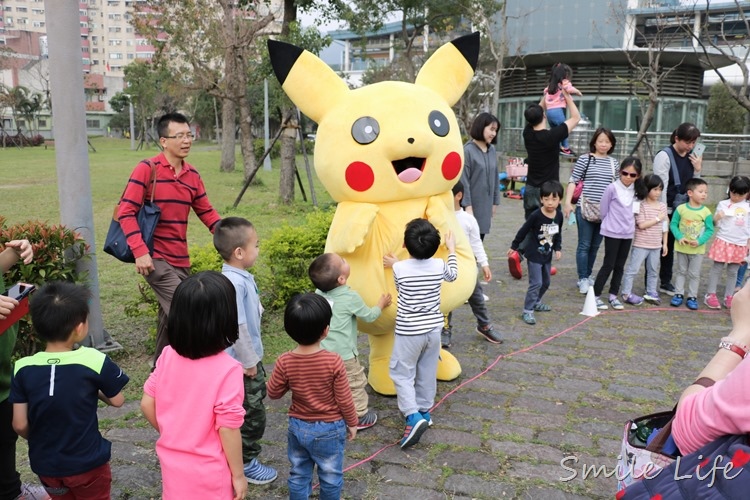 ▌親子活動▌街頭表演「泡泡奇蹟」。療癒系夢幻泡泡派對，陪伴大、小孩童年成長的美麗回憶