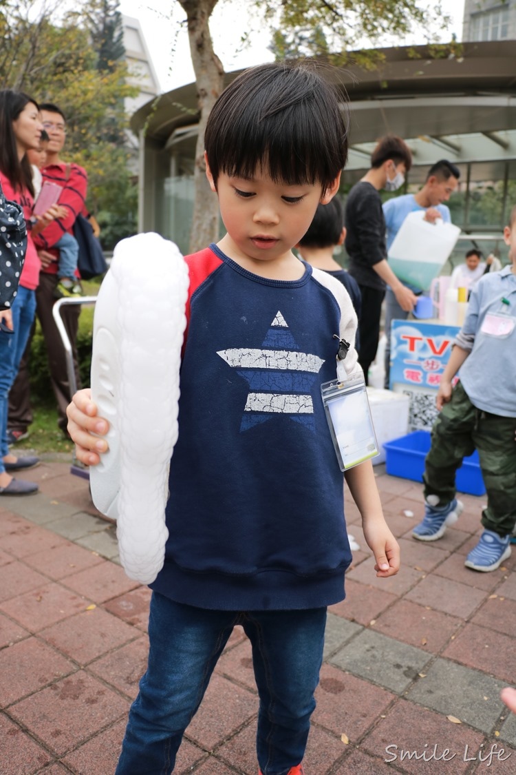 ▌親子活動▌街頭表演「泡泡奇蹟」。療癒系夢幻泡泡派對,陪伴大、小孩童年成長的美麗回憶 ▌親子活動▌街頭表演「泡泡奇蹟」。療癒系夢幻泡泡派對,陪伴大、小孩童年成長的美麗回憶