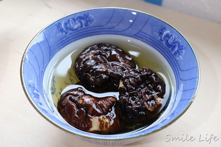 ▌副食品▌高鐵高纖好營養。1Y以上寶寶「菠菜吻仔魚牛肉粥」食譜 ▌副食品▌高鐵高纖好營養。1Y以上寶寶「菠菜吻仔魚牛肉粥」食譜