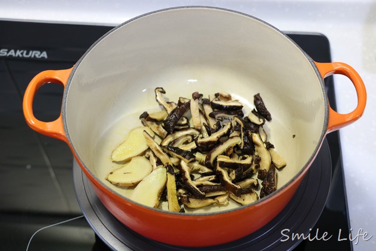 ▌副食品▌高鐵高纖好營養。1Y以上寶寶「菠菜吻仔魚牛肉粥」食譜 ▌副食品▌高鐵高纖好營養。1Y以上寶寶「菠菜吻仔魚牛肉粥」食譜