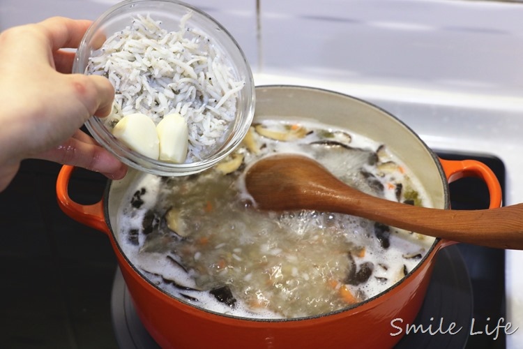 ▌副食品▌高鐵高纖好營養。1Y以上寶寶「菠菜吻仔魚牛肉粥」食譜