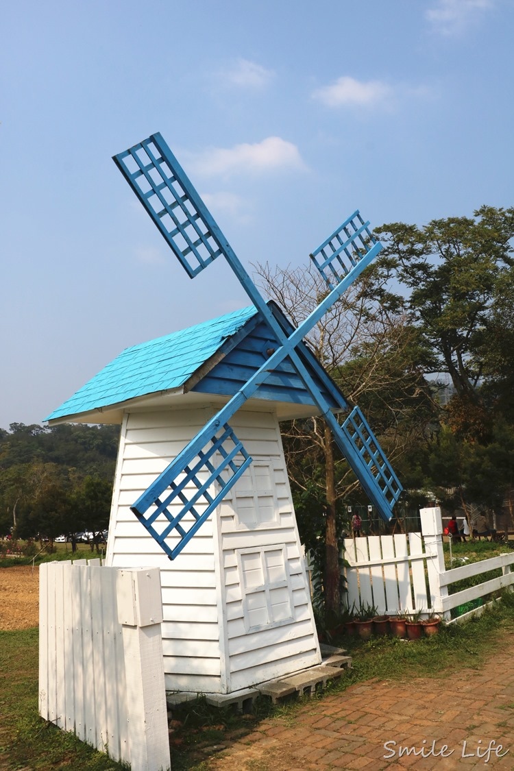 桃園 美拍秘境 富田花園農場 親子草坪 野餐 騎馬 餵動物 還有萌萌草泥馬愛自拍 輕旅行 桃園 美拍秘境 富田花園農場 親子草坪 野餐 騎馬 餵動物 還有萌萌草泥馬愛自拍 輕旅行